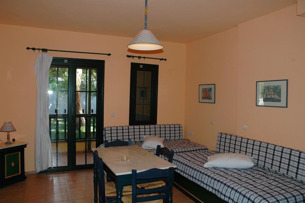 Hotel Ledra Marathókampos Habitación foto