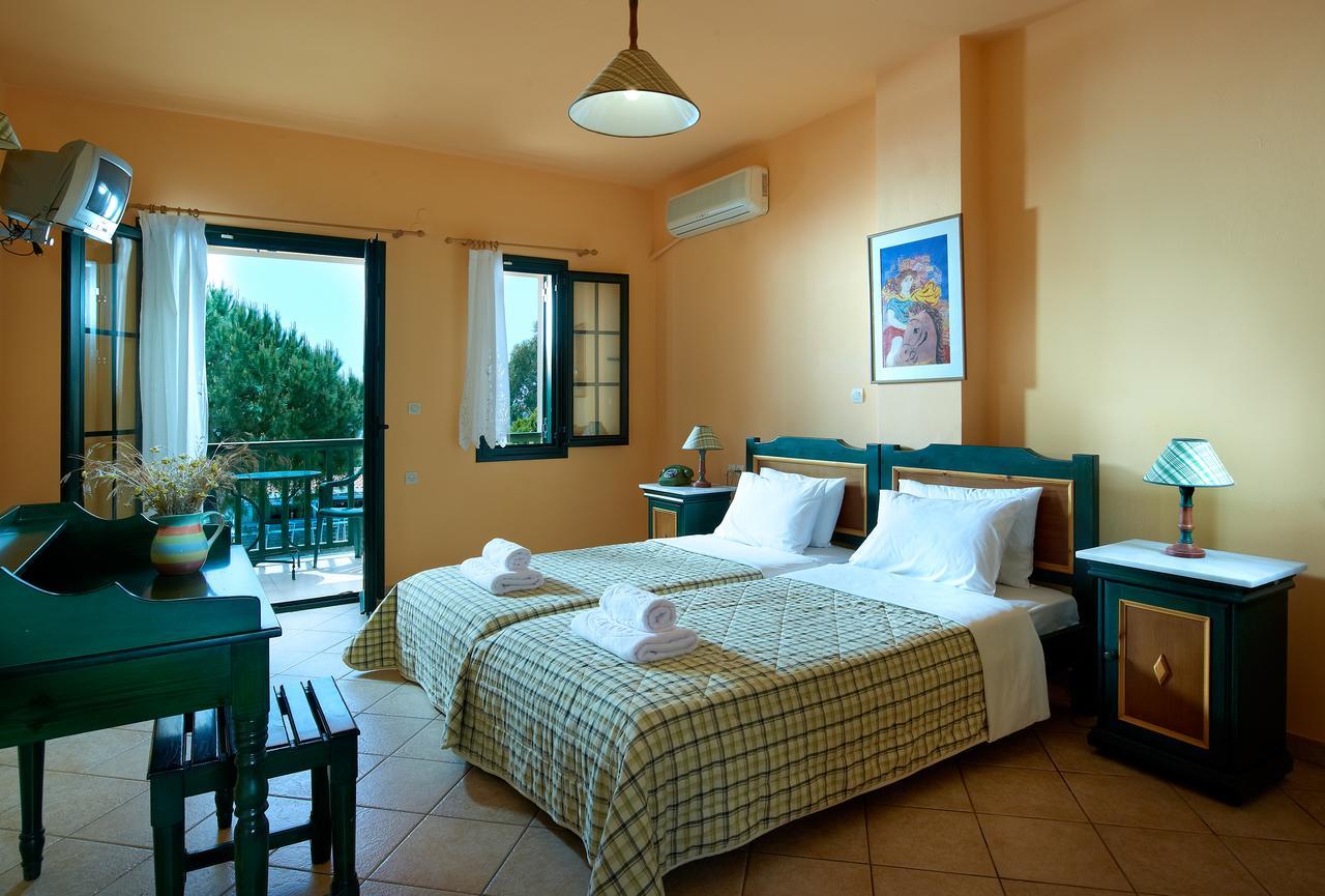 Hotel Ledra Marathókampos Exterior foto